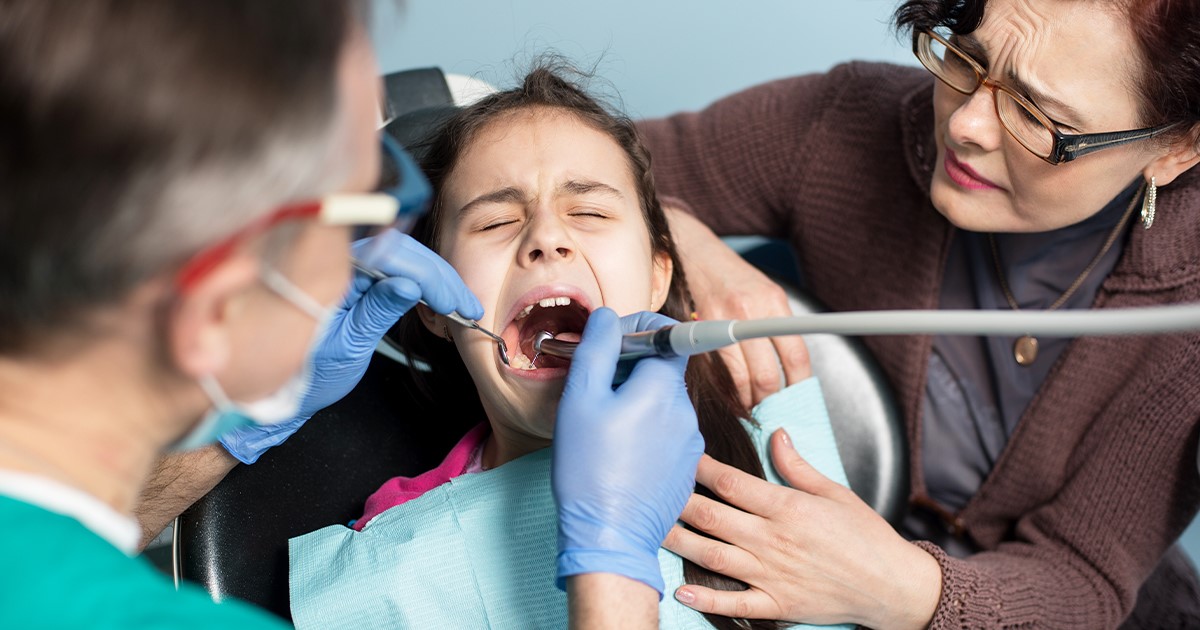 What Are the Signs That You Need to Visit an Emergency Dentist?